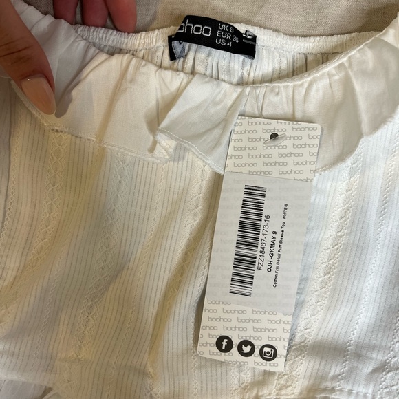 BooHoo white cotton shirred puff sleeve crop top - Picture 7 of 8